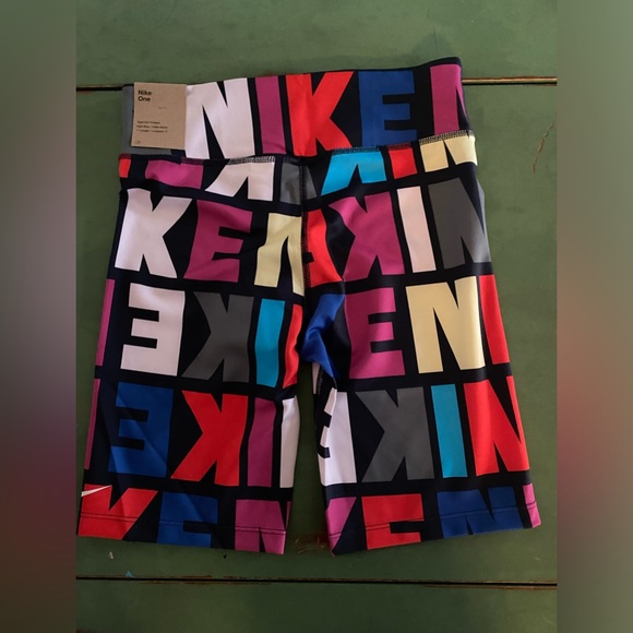 💕 NWT Girls Nike Dri Fit 7” Bike Shorts High Rise Size XL - Picture 7 of 7